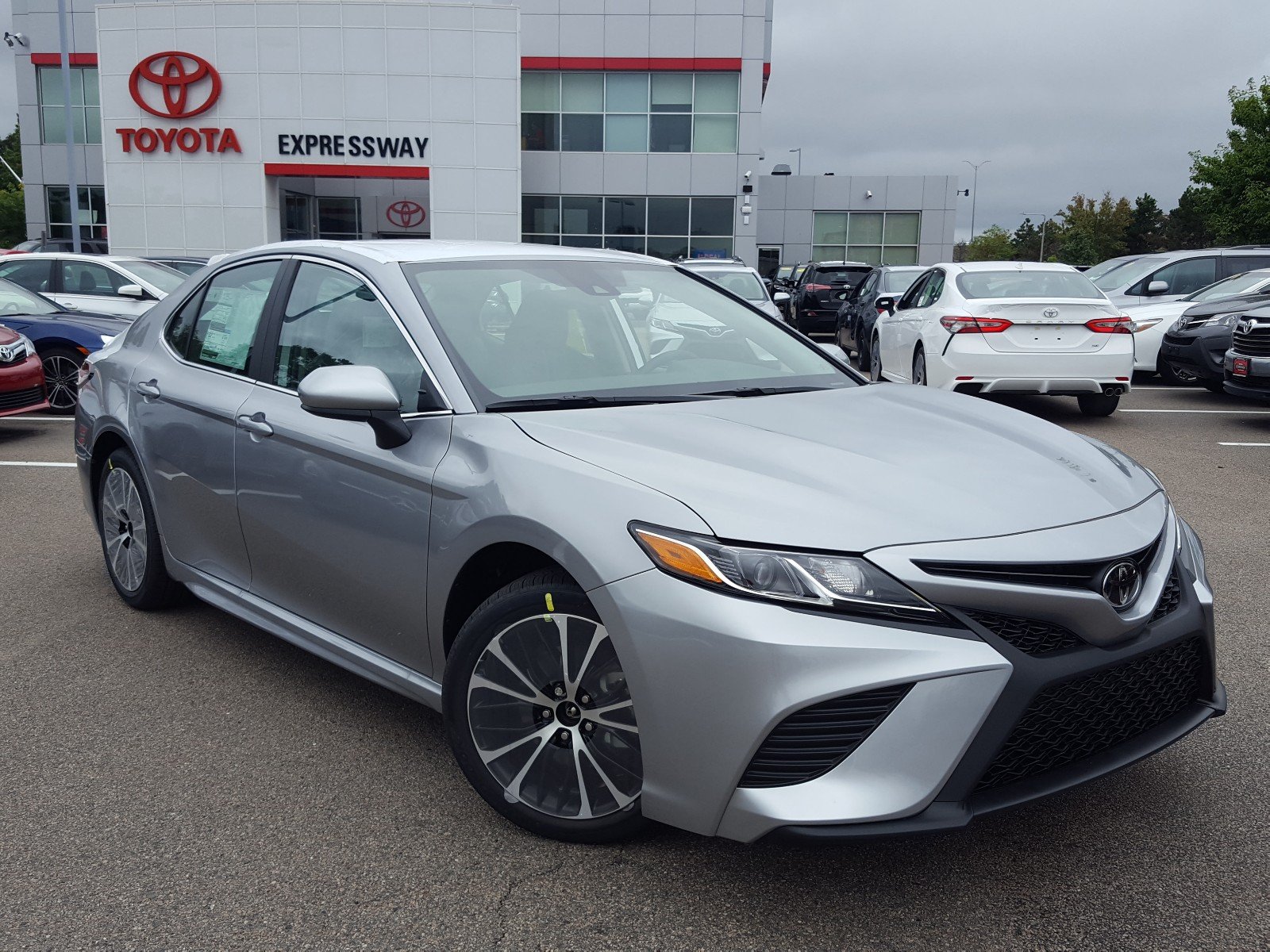 New 2019 Toyota Camry SE 4dr Car $26,948 in Boston #24236 | Expressway Toyota1600 x 1200