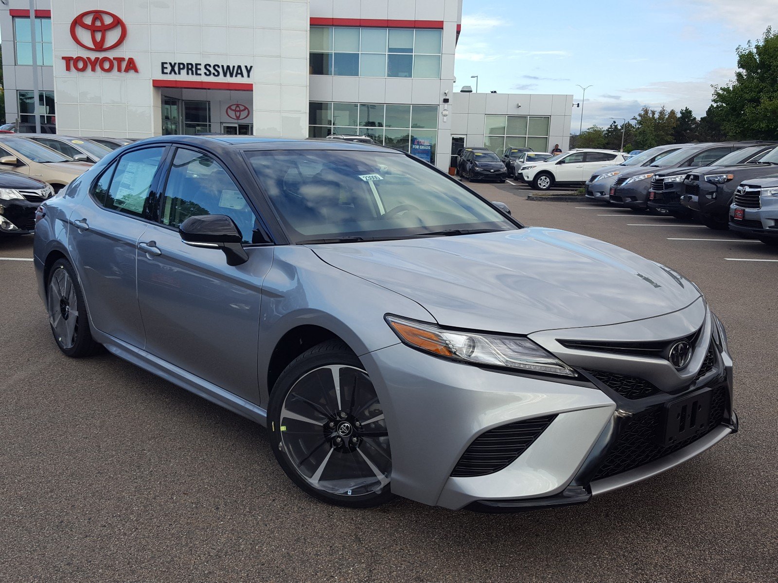 New 2019 Toyota Camry 4dr Car Fwd